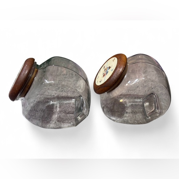 2- VINTAGE HEARTLAND by INTERNATIONAL FARM SCENE CANISTERS - Picture 3 of 4